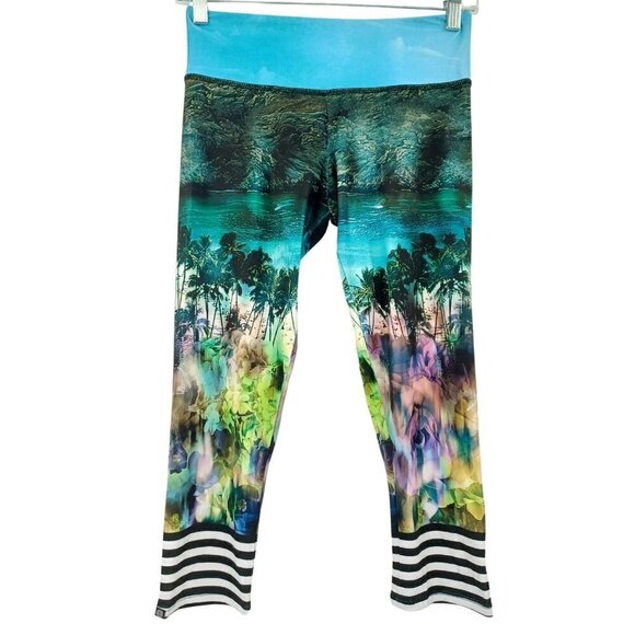 Onzie Yoga Graphic Capri Leggings In Malibu Women's S/M NEW Tropical Activewear - Picture 1 of 10
